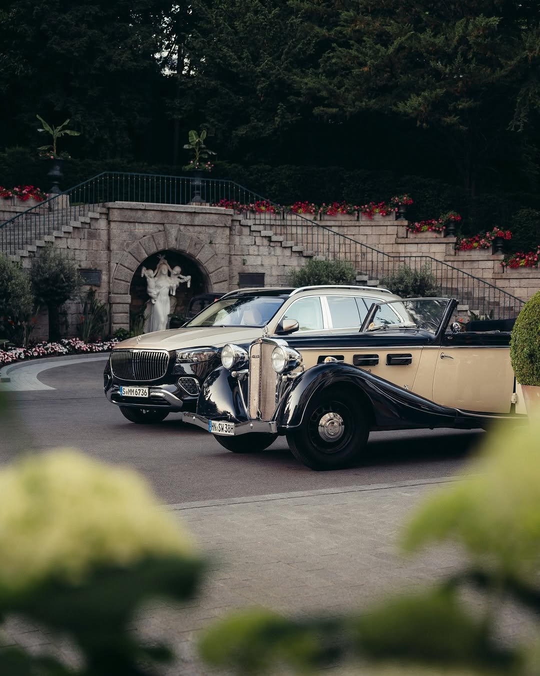 Photo by Mercedes-Maybach on January 01, 2026. May be an image of limousine and text that says 'W A'.