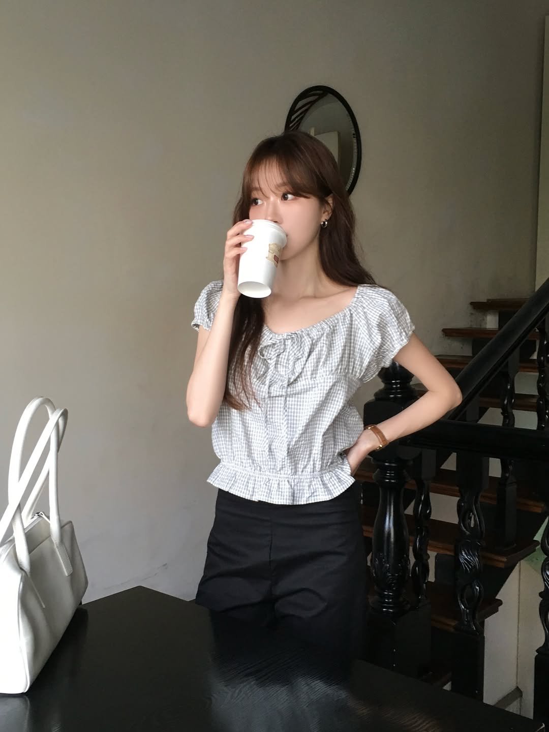 merryaround.co.kr 게시물 이미지: 두번째 스포✌🏻

다가오는 여행룩, 휴양지룩을 준비할 수 있는 귀여운 블라우스도 있거든요…🤤