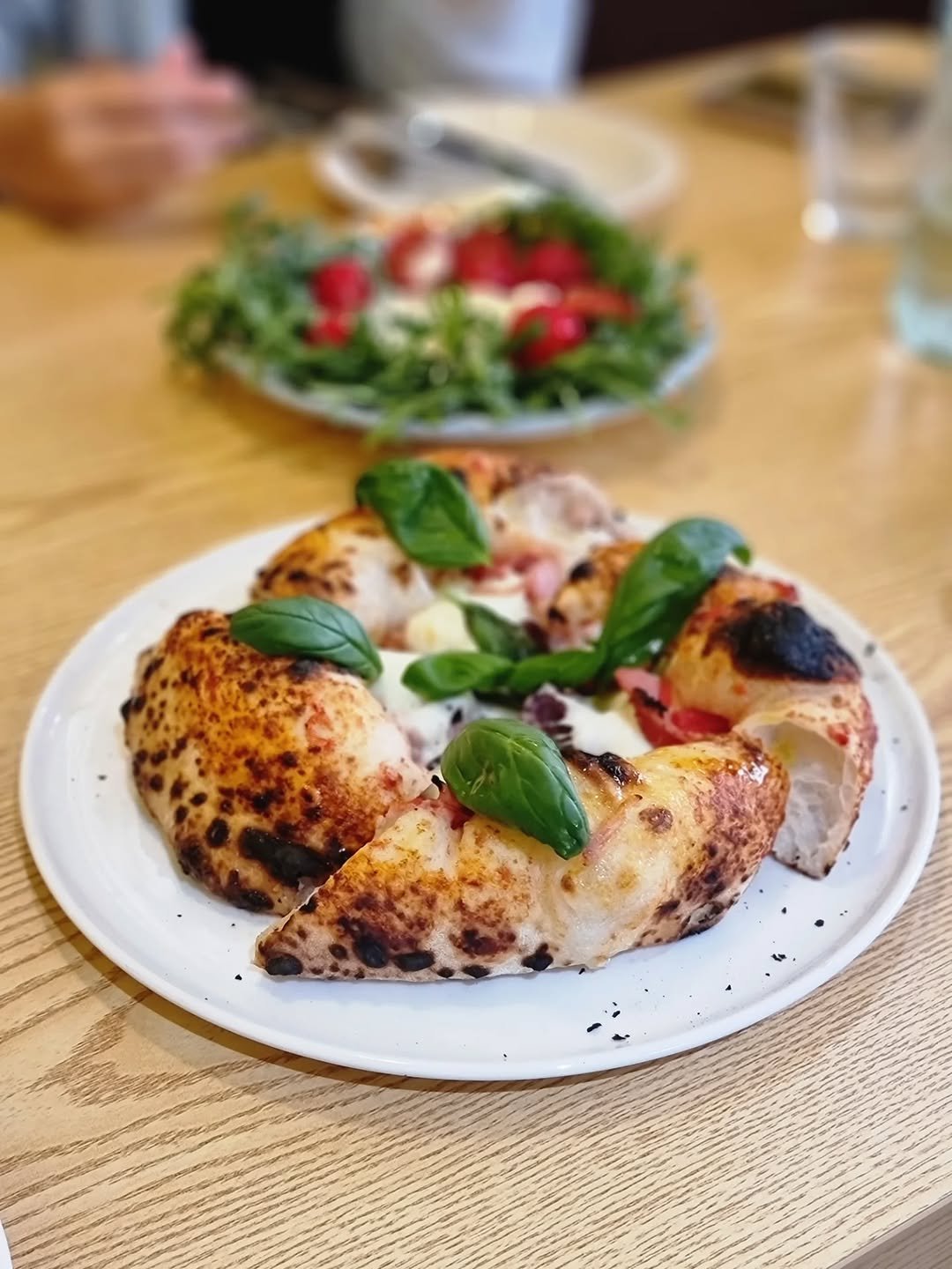 Photo by merry J on August 09, 2025. May be an image of pizza, tomato, mozzarella and text.