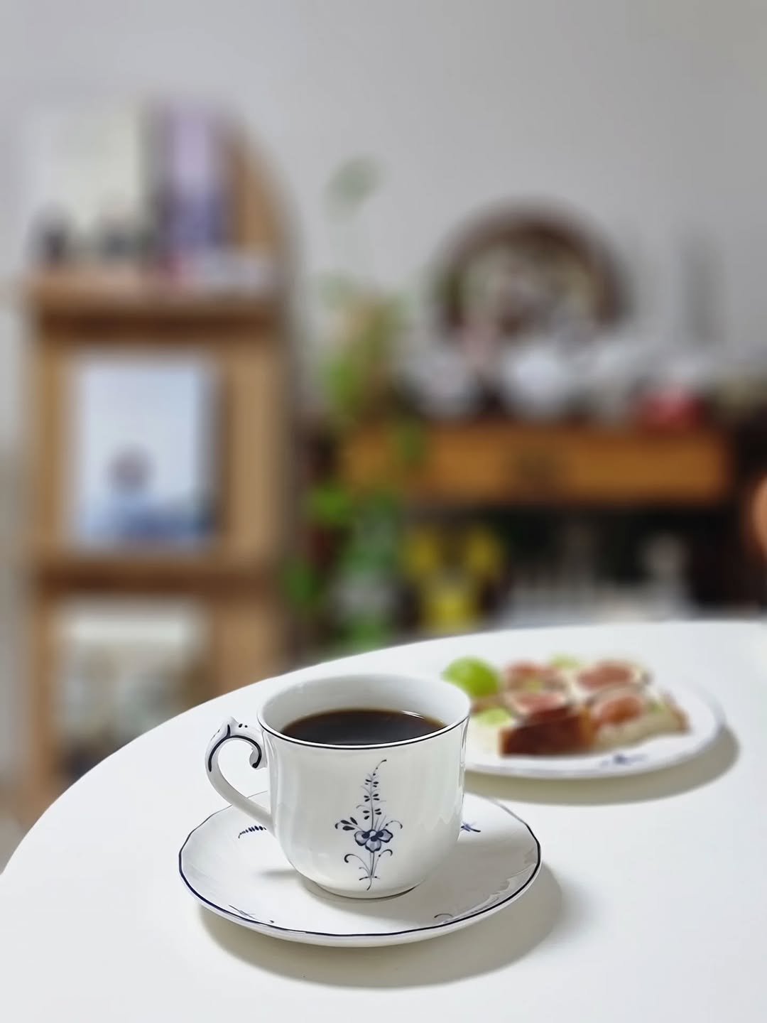 Photo by merry J on September 11, 2025. May be an image of coffee cup, coffee, saucer, chinaware, kitchenware, cornflower and text.