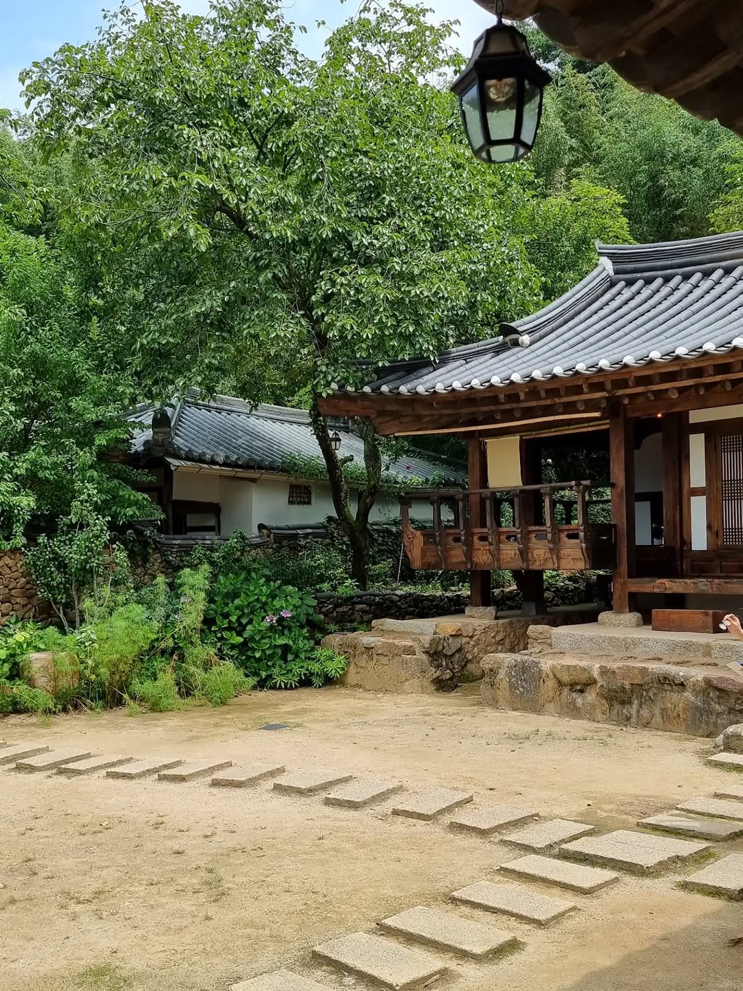merryj_story 게시물 이미지: 시간이 느리게 흐르는 곳, 구례 쌍산재.
대문을 열고 들어서면 내목소리가 새소리나...
