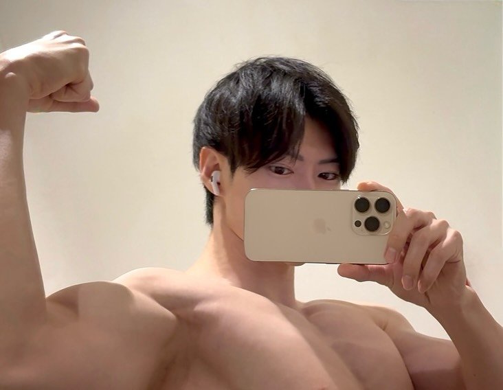 Photo by 筋肉思想家めと (METT) on September 26, 2025. May be an image of 1 person, biceps, body building and text.