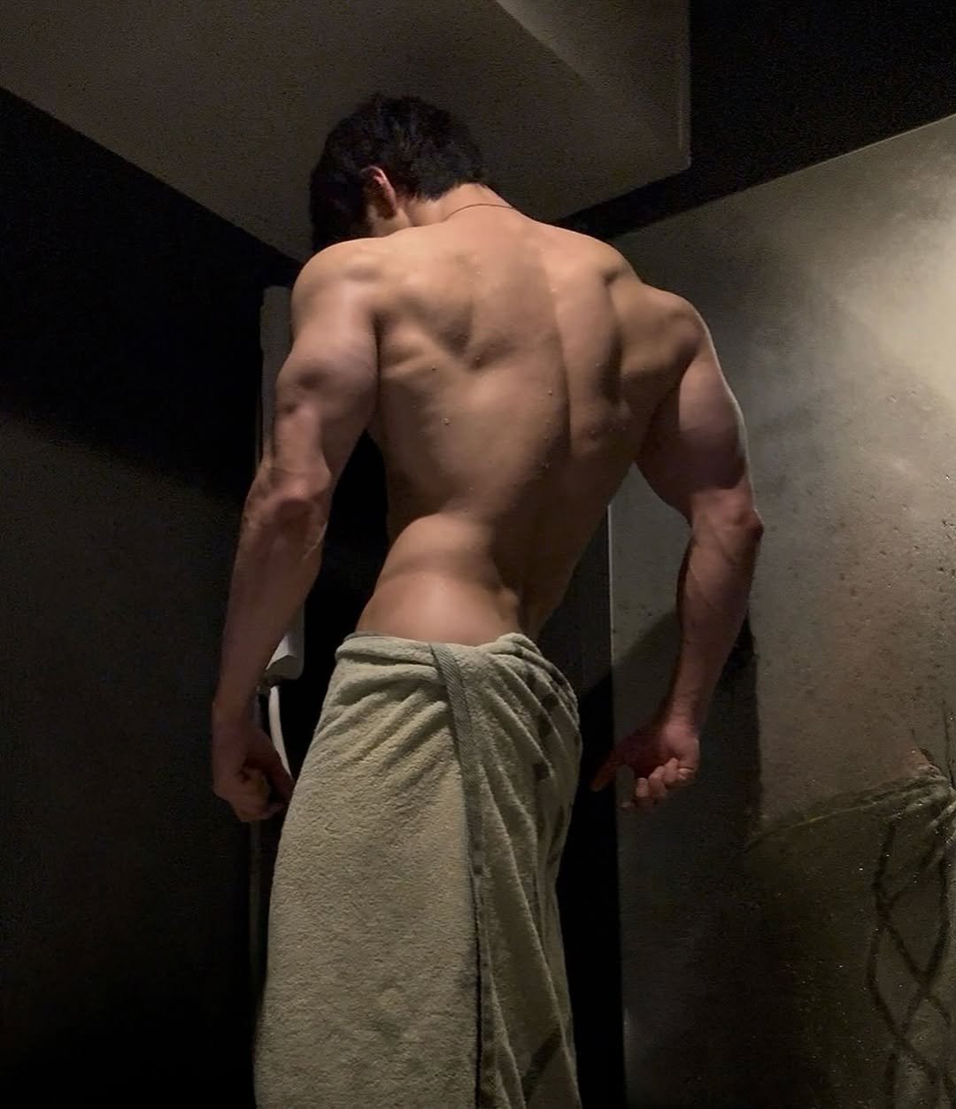 Photo by 筋肉思想家めと (METT) on September 16, 2025. May be an image of 1 person, biceps, body building and text.