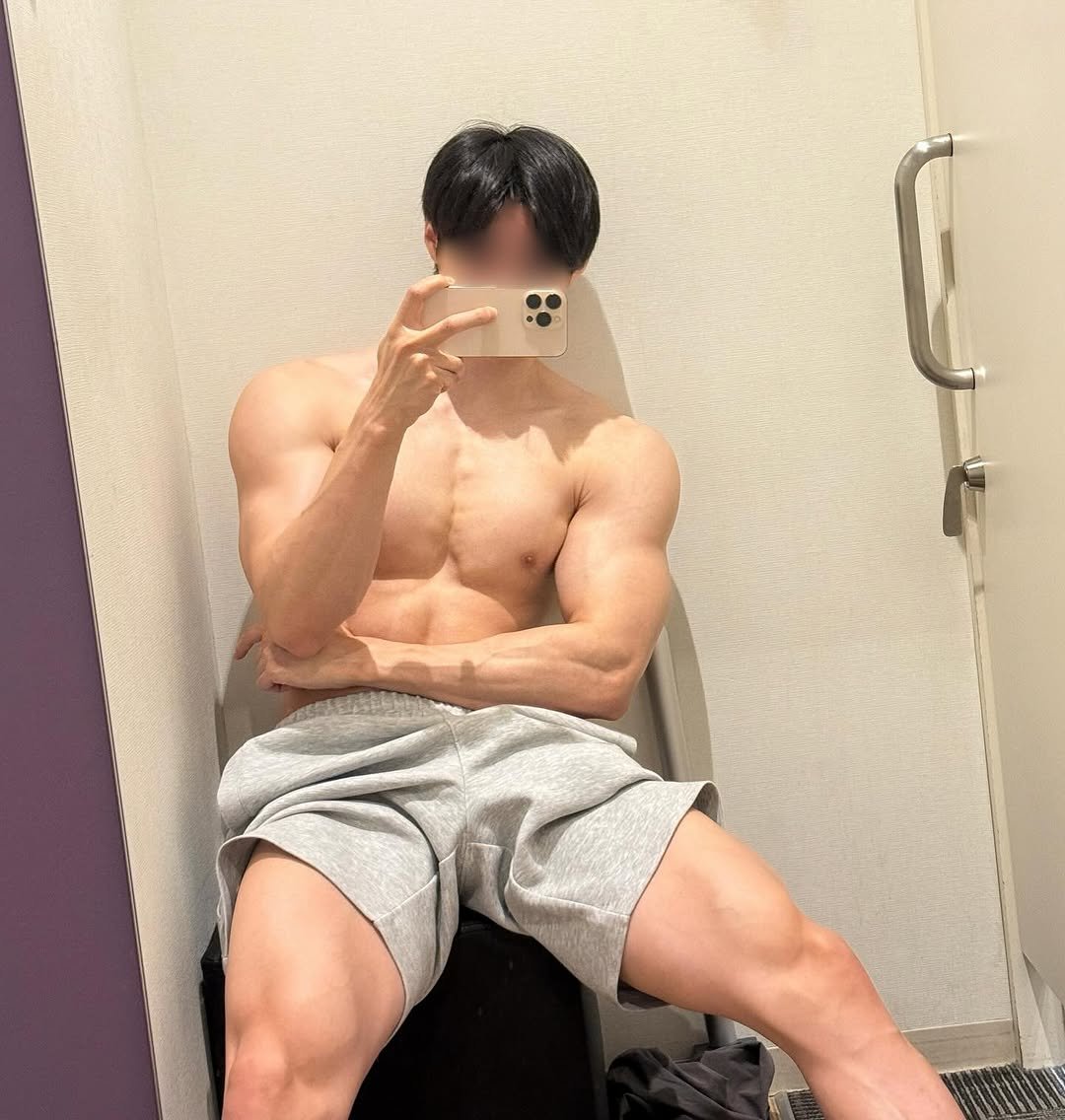 Photo by 筋肉思想家めと (METT) on November 08, 2025. May be an image of one or more people, biceps, people bodybuilding and text.