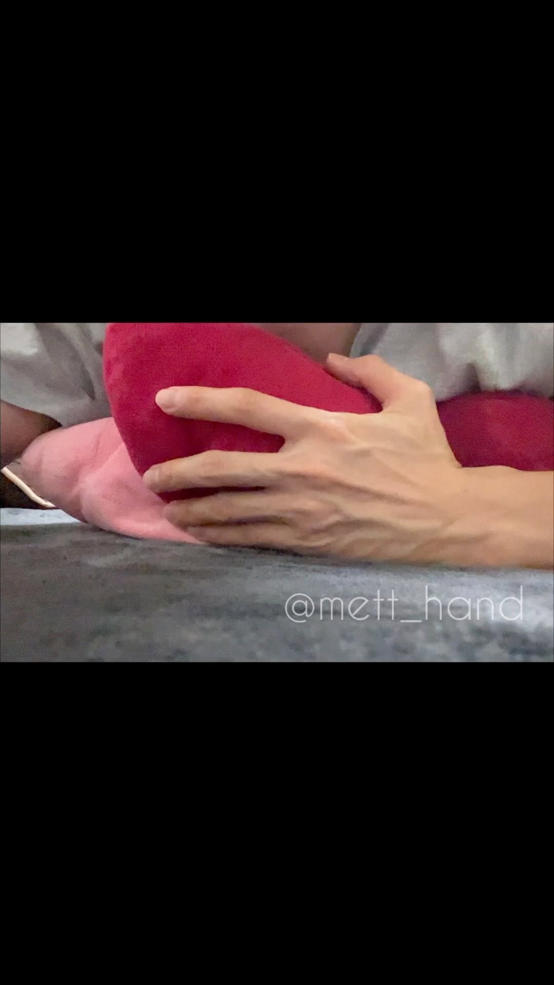 mett_hand 게시물 이미지: 握りつぶす指の動き