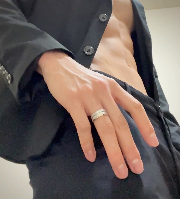 mett_hand 게시물 이미지: ポケットに指を収納