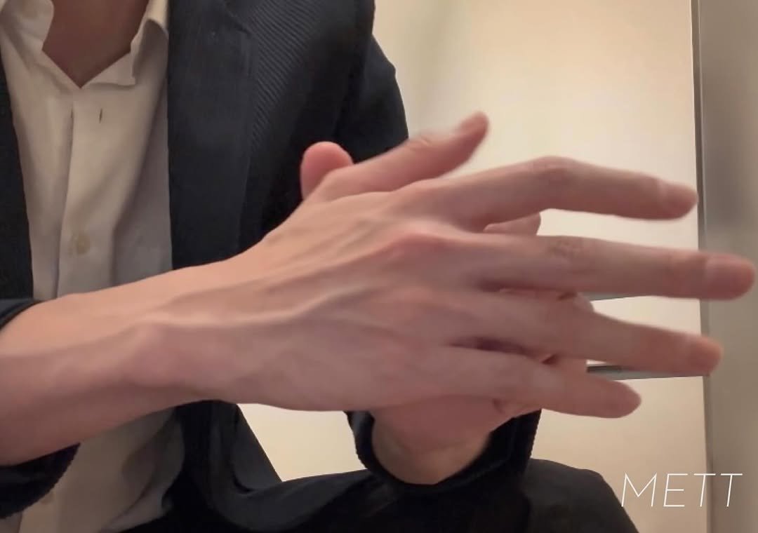 mett_hand 게시물 이미지: 日に当たって無さすぎて肌が白い

#手 #ハンドケア #ハンドモデル #指 #hand