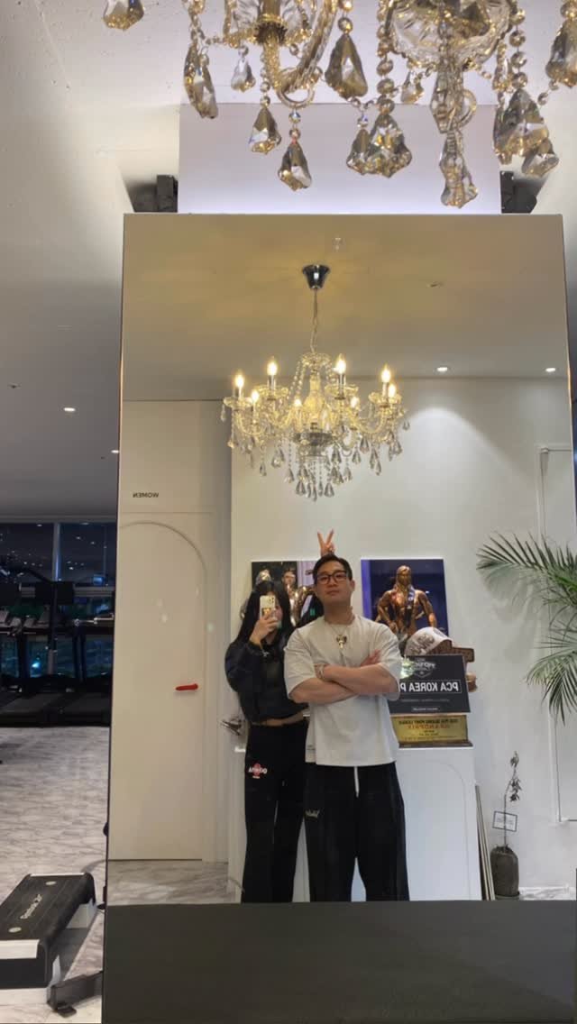 mi___k_ 게시물 이미지: 오늘이 몇요일인진 관심없다

오늘 하루도. 내일 하루도. 어제 하루도. 
함께라서...