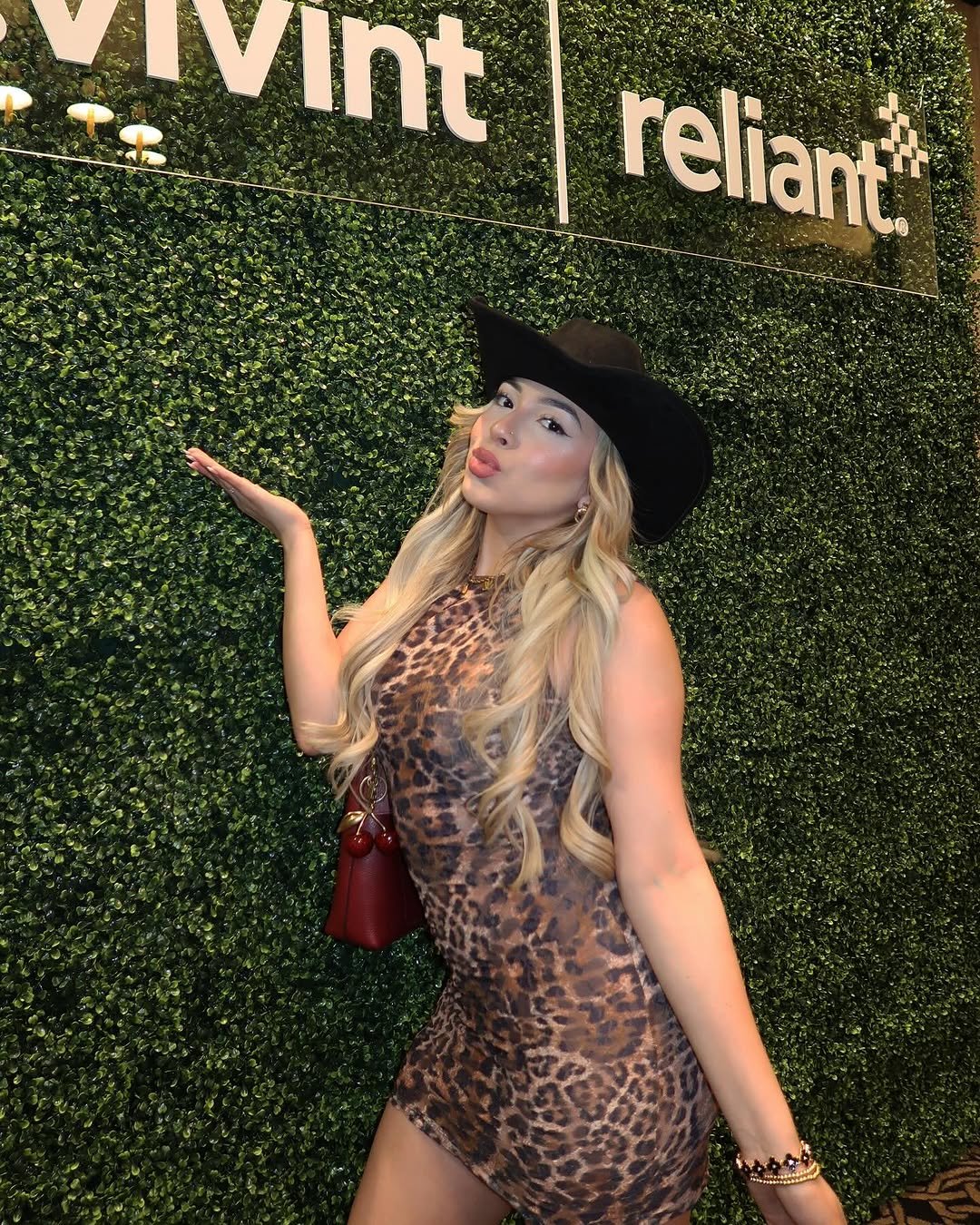 Photo shared by MICHELLE PAZ on March 18, 2025 tagging @coach, @misslola, and @sheinx__official.