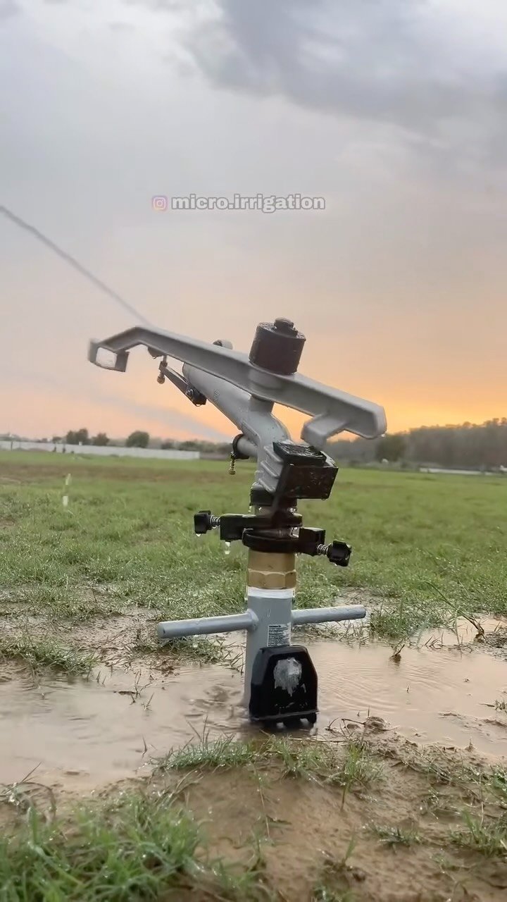 micro.irrigation 게시물 이미지: Cricket Ground में सबसे सस्ता इरीगेशन सिस्टम...