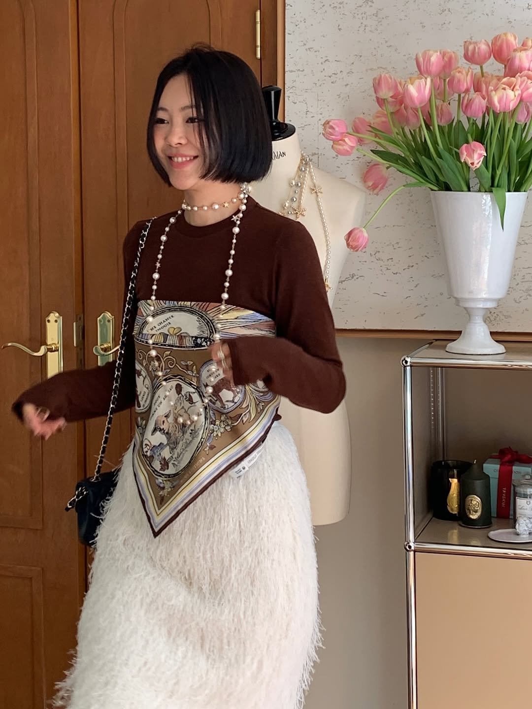 Photo by 김미희 on January 29, 2026. May be an image of fur, turtleneck and text.