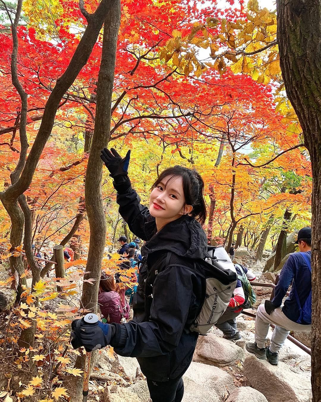 miinseo_love 게시물 이미지: 단풍🍁 너무 이쁨 #도봉산#도봉산단풍

가을산 단풍 즐기기! 
거의 정상쯤에 단풍이...