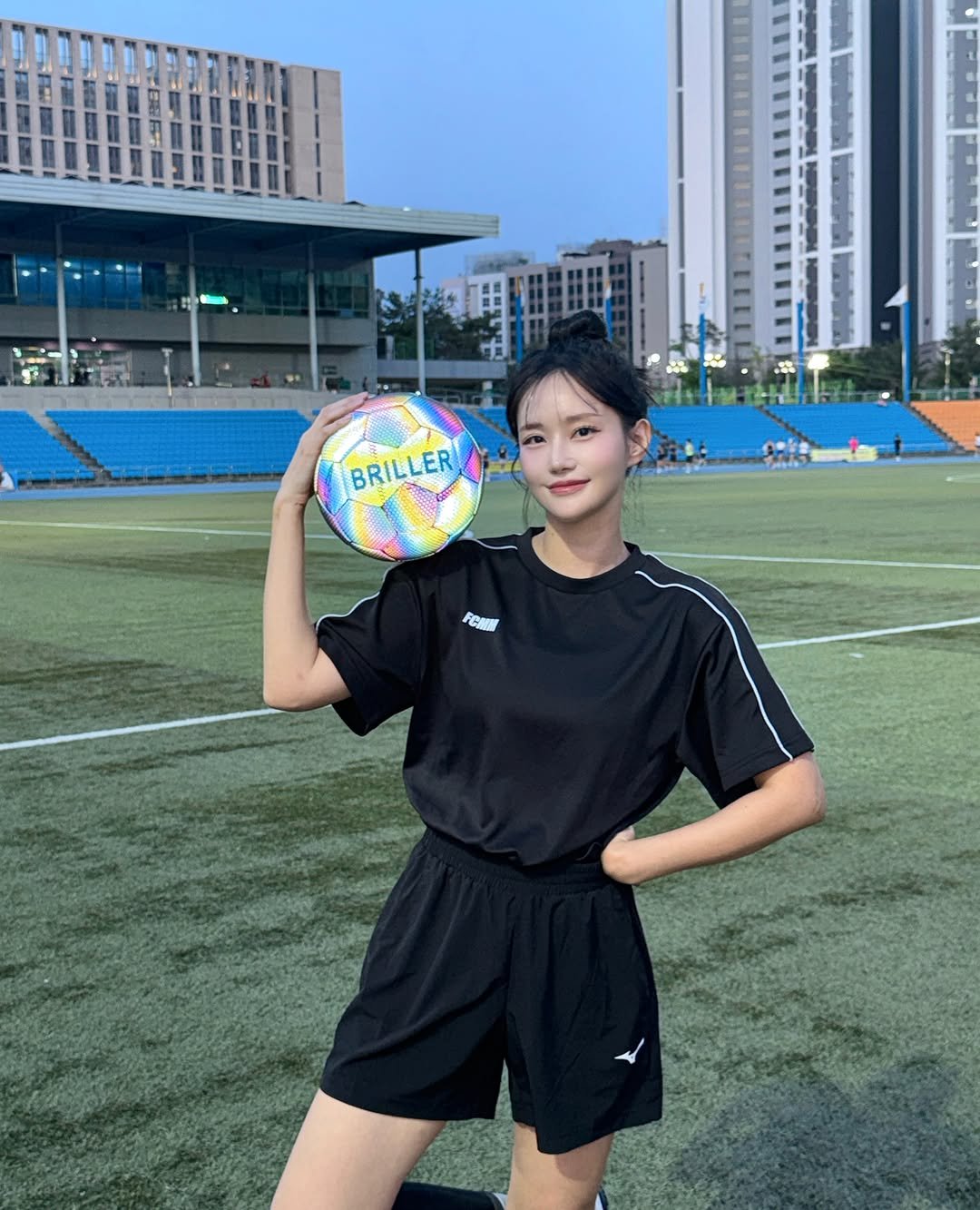 miinseo_love 게시물 이미지: 요즘 월드컵 보면서 축구 넘 하고싶었는데! 드디어!!✨
풋살도 재밌지만 축구는 또...