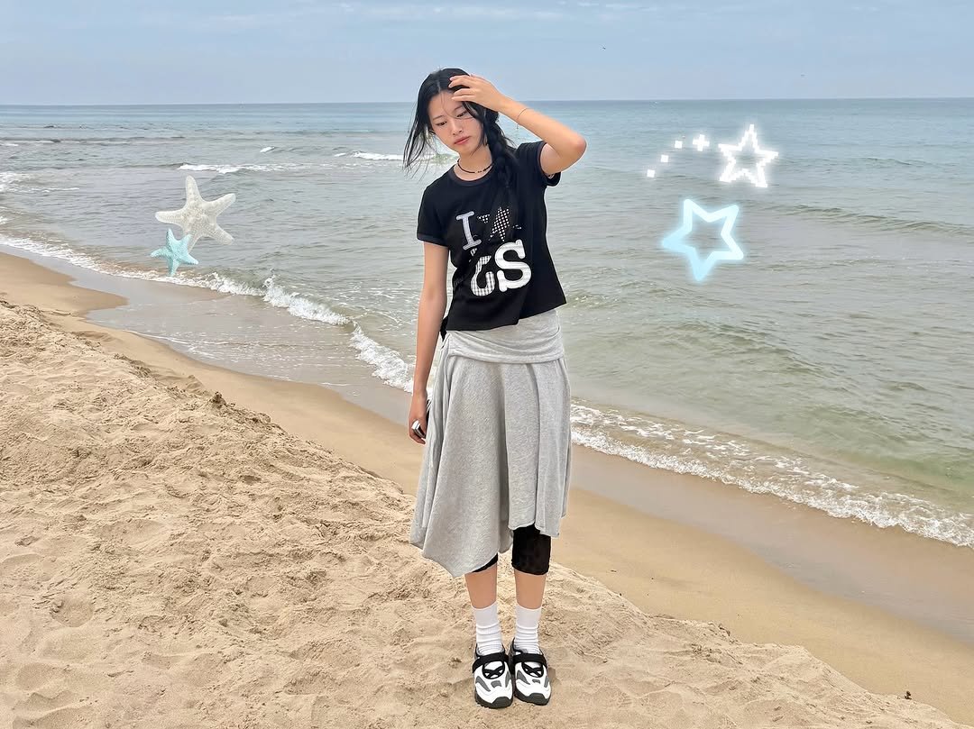 Photo shared by 황미정 | 미드미 on August 07, 2025 tagging @tansanmagnesium.kr. May be an image of 1 person, beach and text.