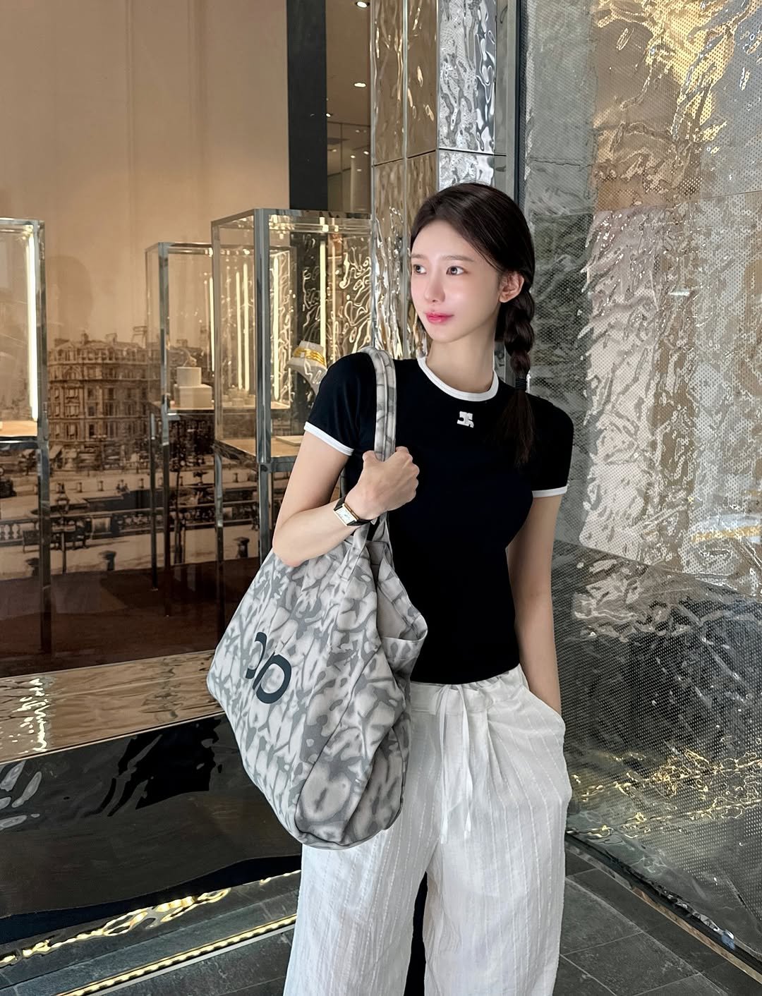 Photo by 김민희 on September 03, 2025. May be an image of 1 person, sling and text.