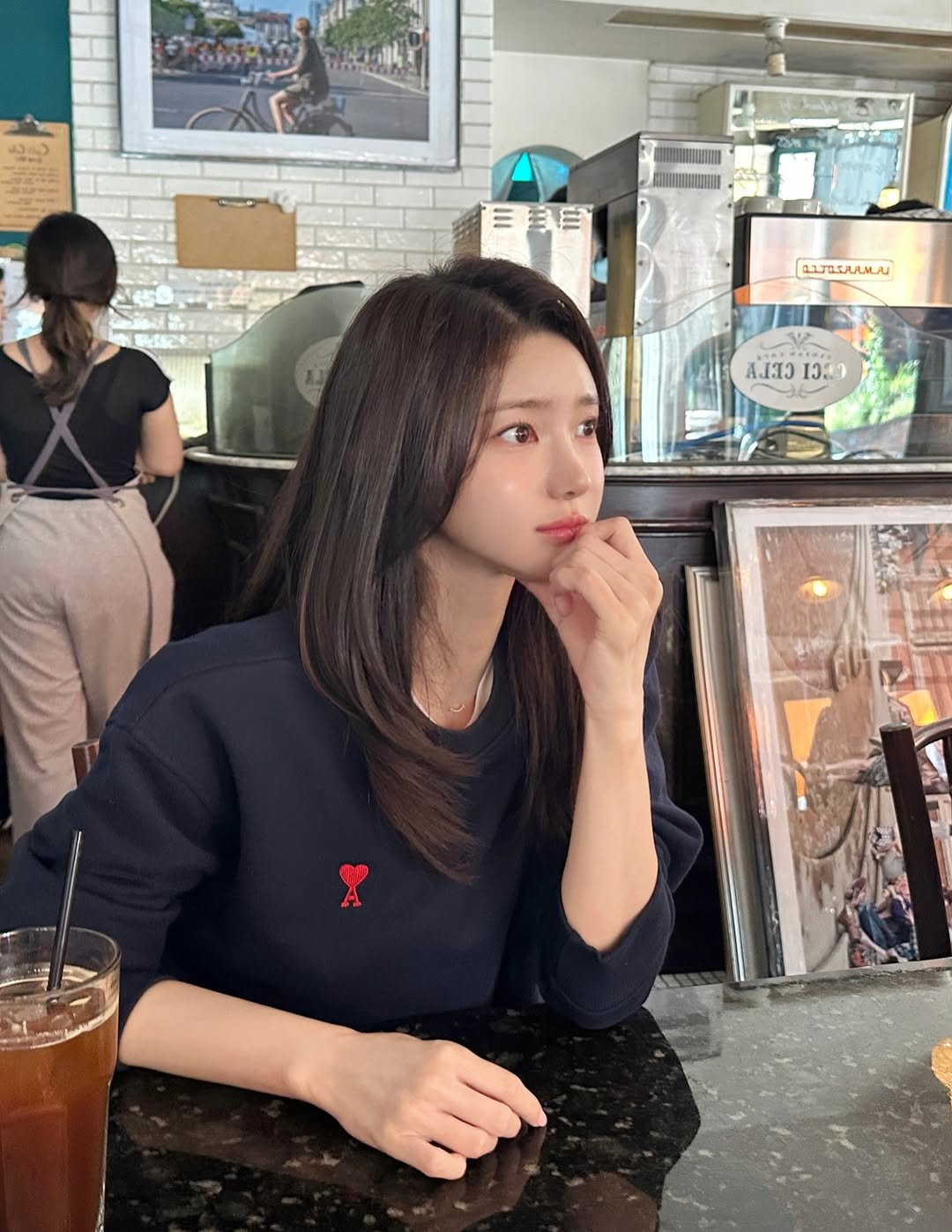 Photo by 김민희 on September 01, 2025. May be an image of 3 people, hair, top, cornflower and text.