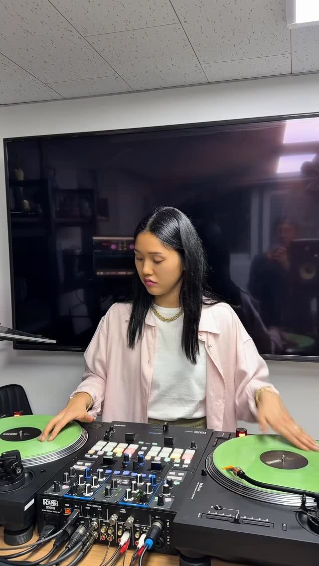 mimmiiiya 게시물 이미지: 치키치키챠카챠카초코쵸쿄쵸

#djing #practice #djjuggling
