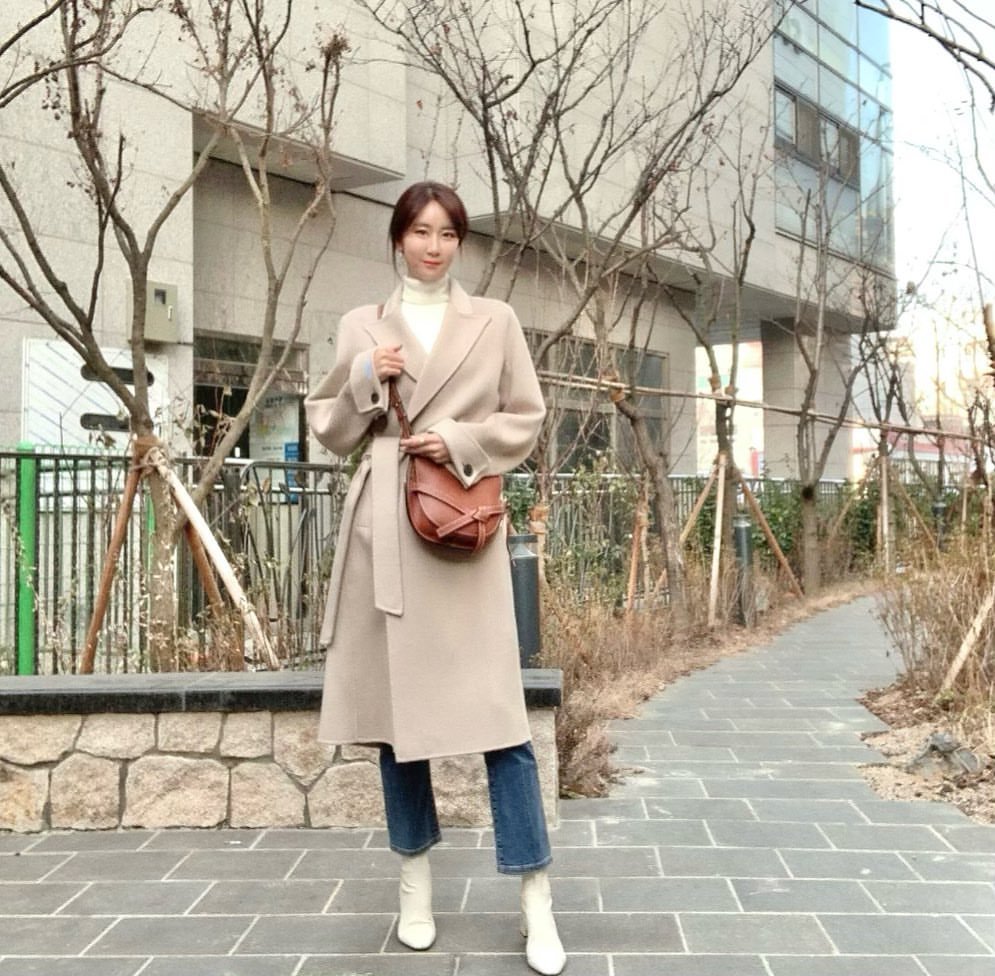 Photo by 메이앤 • Beauty Fashion Lifestyle on January 24, 2022.