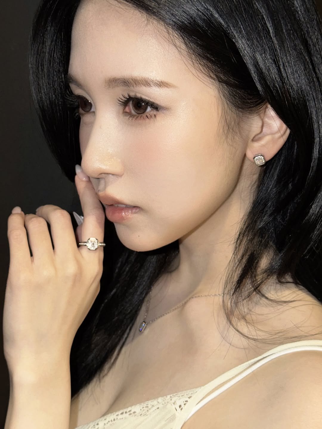 Photo by 미나 (MINA) on April 01, 2026. May be an image of one or more people, hair and text.