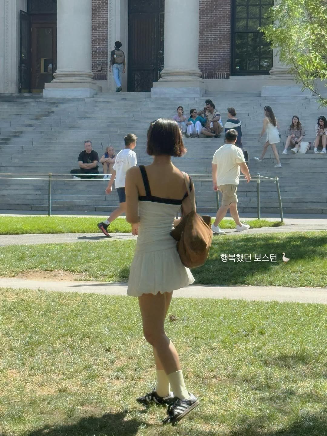 Photo by Mina 미나 on September 12, 2025. May be an image of 10 people, miniskirt and text.