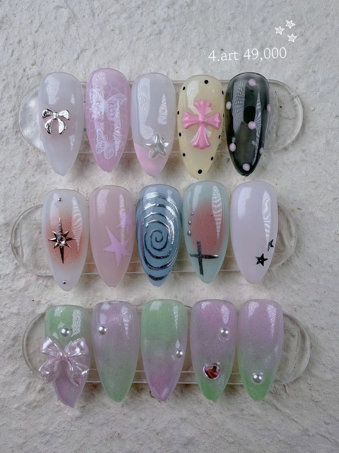 Photo by 병점네일/수원네일/동탄네일/오산네일/평택네일/수원역네일/화성네일/열손연장전문/코코리젠본사 on March 29, 2026. May be an image of ‎one or more people, fingernails and ‎text that says '‎4. 4.art 49,000 4.art49,000 49 ه N0‎'‎‎.