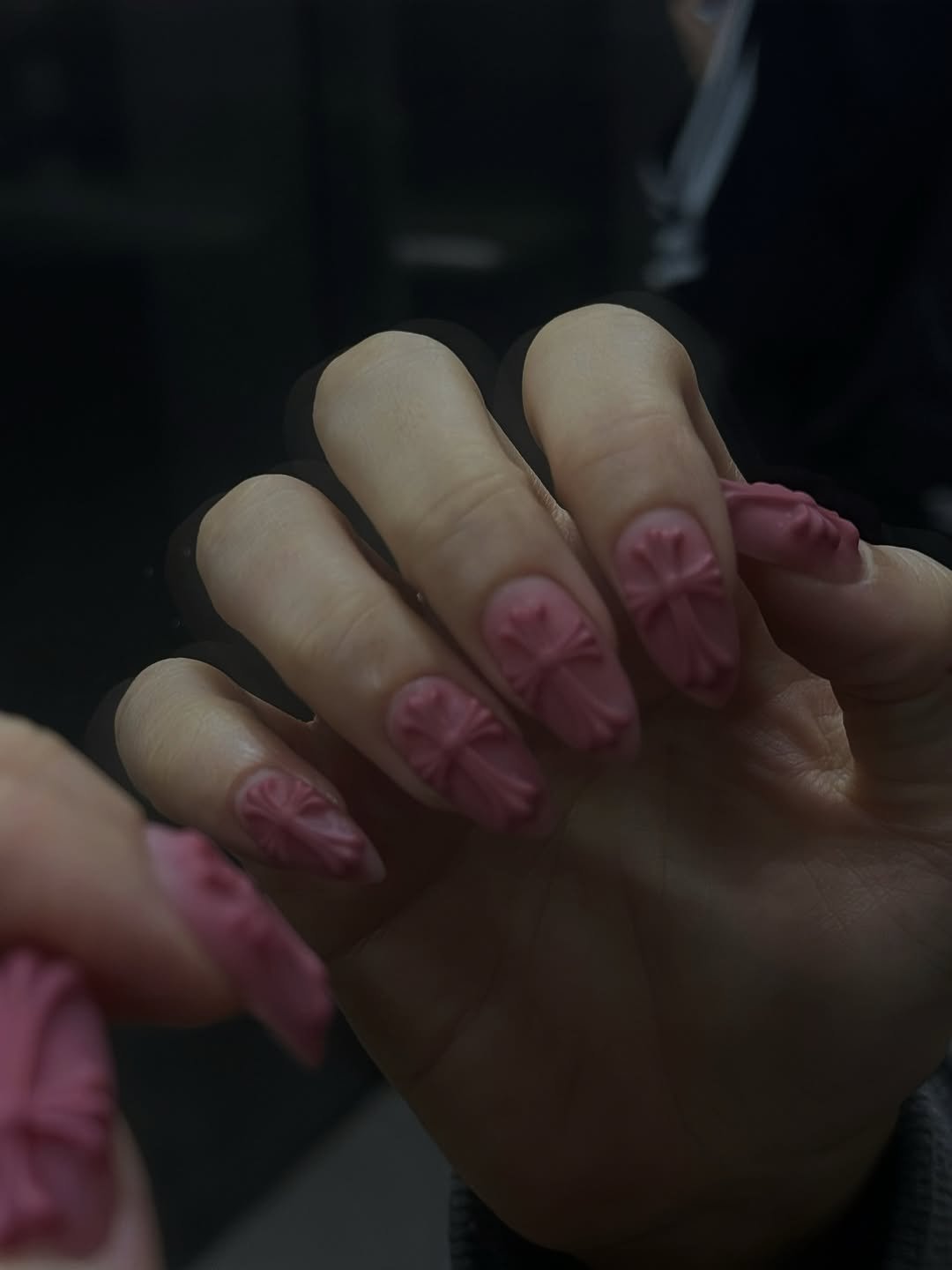 Photo by 병점네일/수원네일/동탄네일/오산네일/평택네일/수원역네일/화성네일/열손연장전문/코코리젠본사 on March 29, 2026. May be an image of one or more people, fingernails and text.