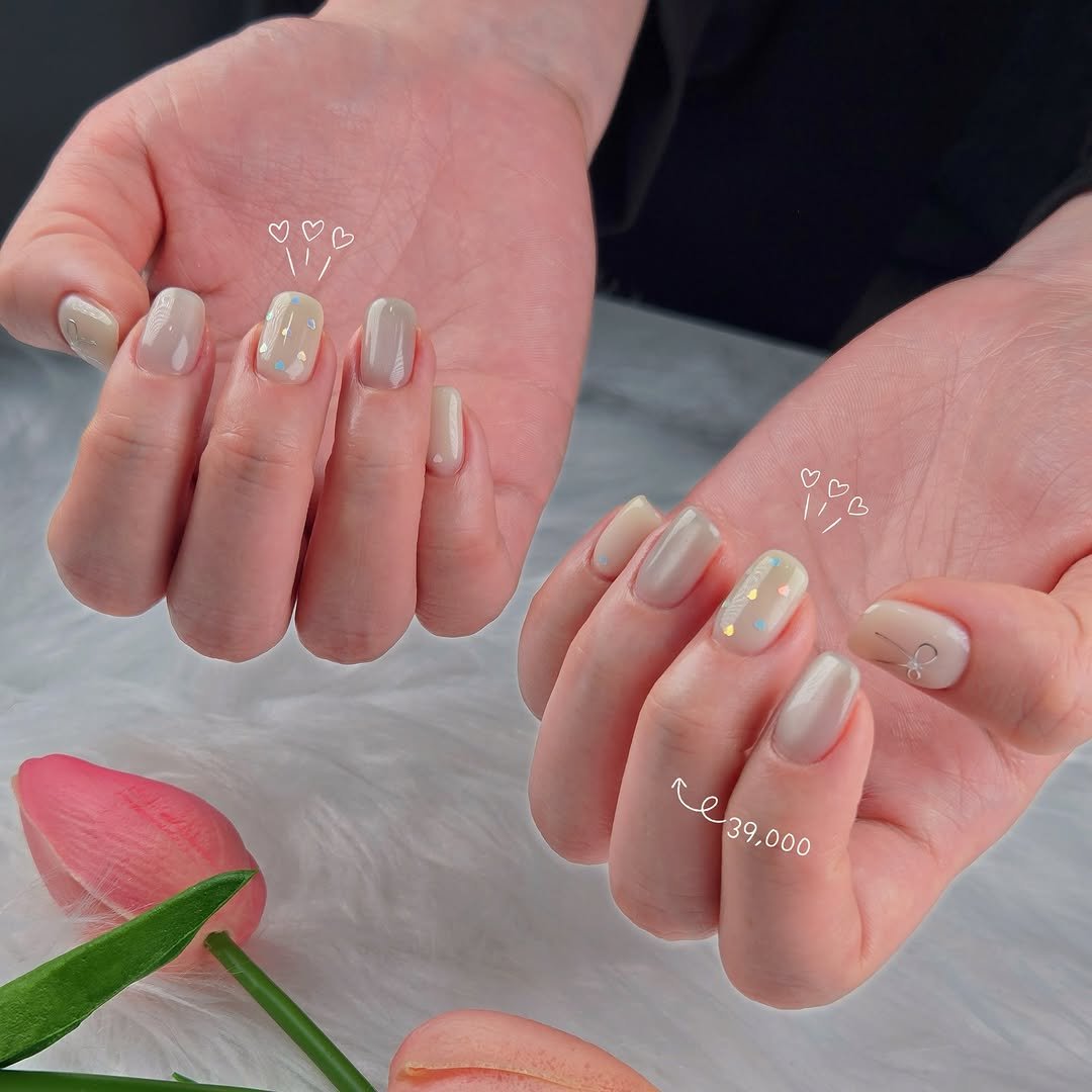 Photo by 병점네일/수원네일/동탄네일/오산네일/평택네일/수원역네일/화성네일/열손연장전문/코코리젠본사 on March 28, 2026. May be an image of one or more people, fingernails and text.