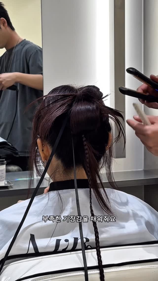 mine.d_jungwon 게시물 이미지: 애매한 기장의 중단발, 묶을 때마다 어중간해서 고민이신가요?

이럴 땐 땋은 머리...