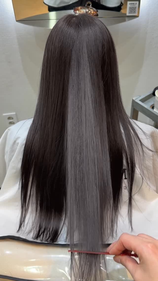 mine.d_jungwon 게시물 이미지: 칙칙하지 않게 부드러운 색감 뽀용한 톤다운을 위해선
원하는 밝기의 염색약 + 12%...