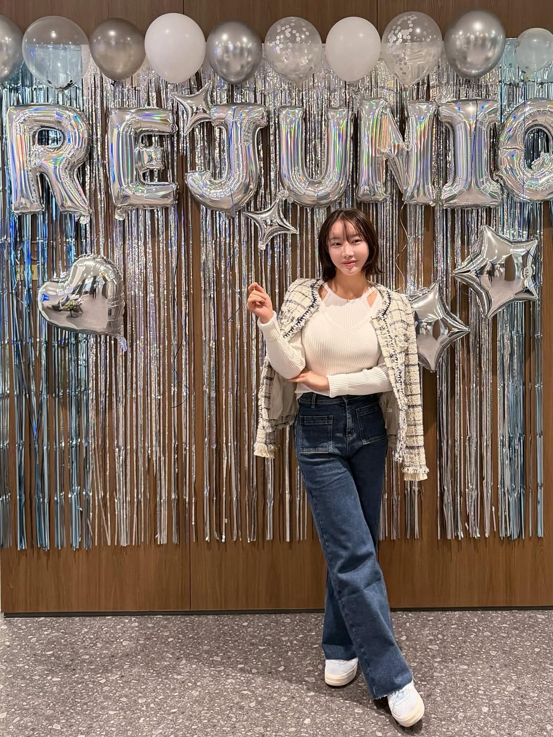 Photo shared by 민에나 on April 25, 2026 tagging @ildong_official, and @asotobakery. May be an image of one or more people, bangs, top, balloon and text.