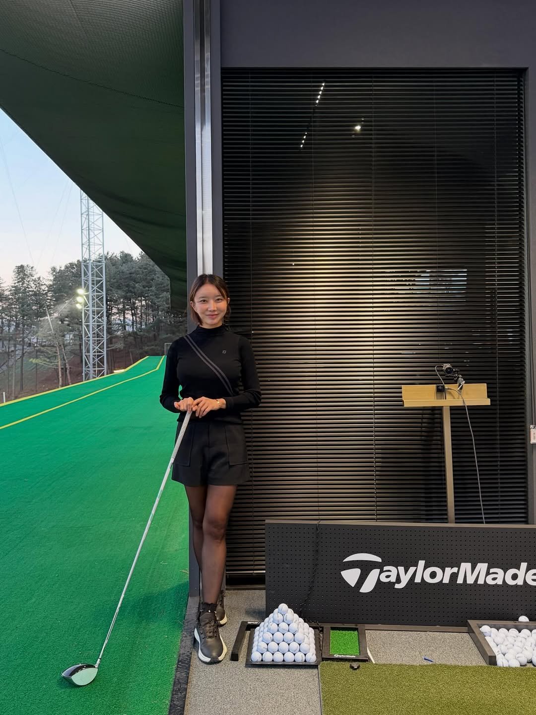 Photo shared by 민에나 on February 25, 2026 tagging @taylormadegolf_korea, and @walkerhill_golf. May be an image of golf, golf club, golf course and text.