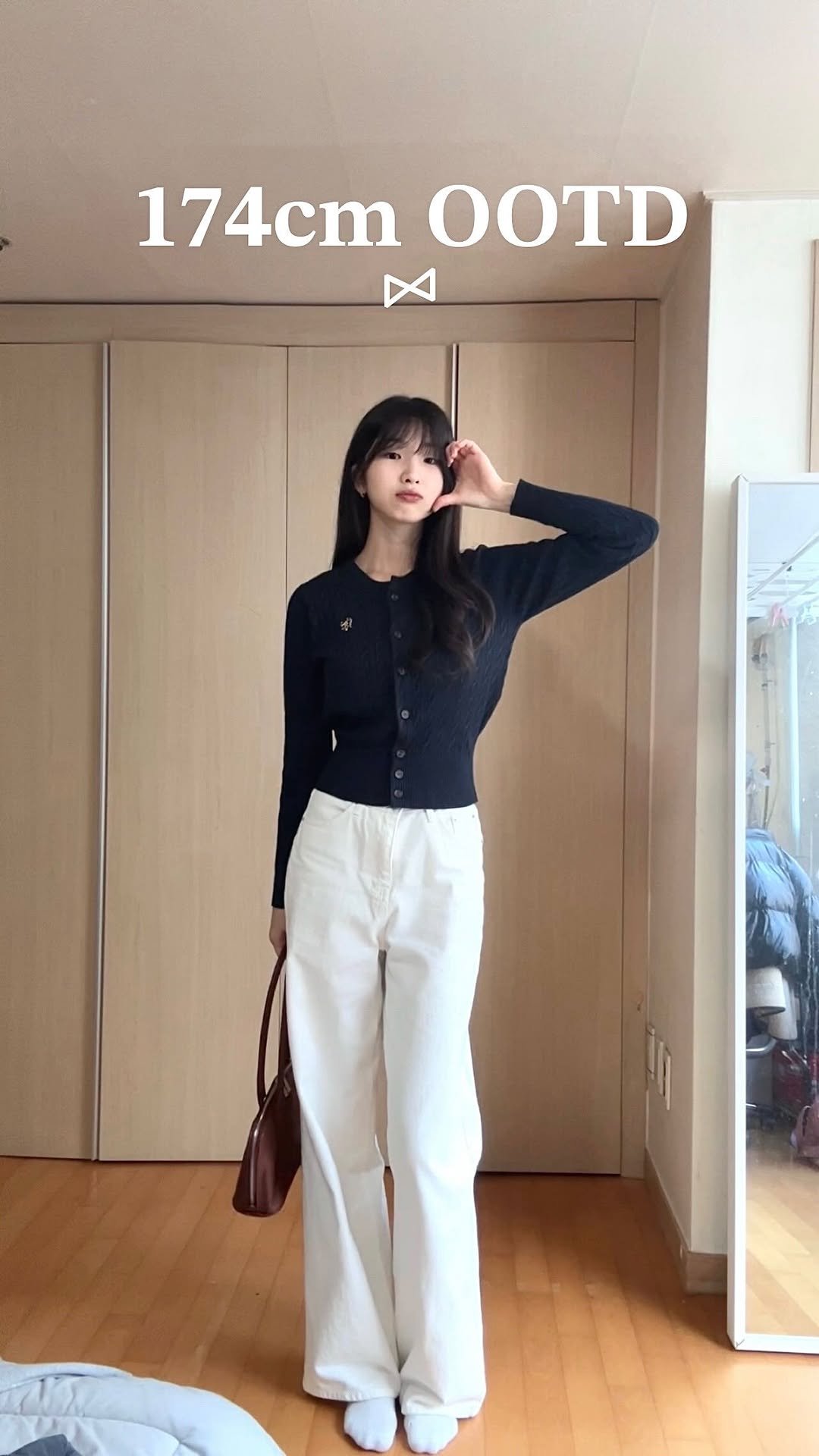 ming1ook 게시물 이미지: 추우니까 위에 코트 필쑤
@generalidea_official...