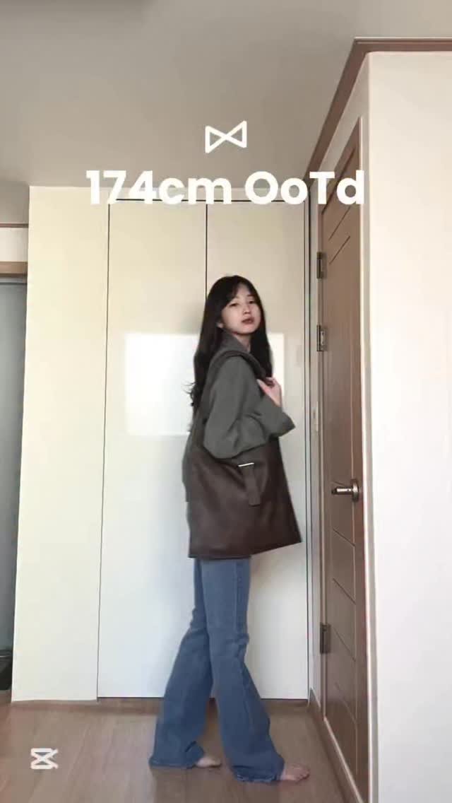 ming1ook 게시물 이미지: 현실은 그저 혼밥하는 복학생

#키큰녀코디 #키큰여자코디...