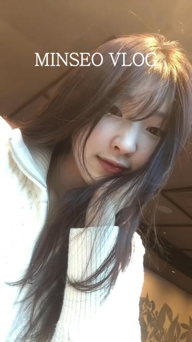 ming1ook 게시물 이미지: 찡그리는게 습관이라...

#일상vlog #휴학생의하루 #대학생일상 #키큰여자코디 #키큰녀코디