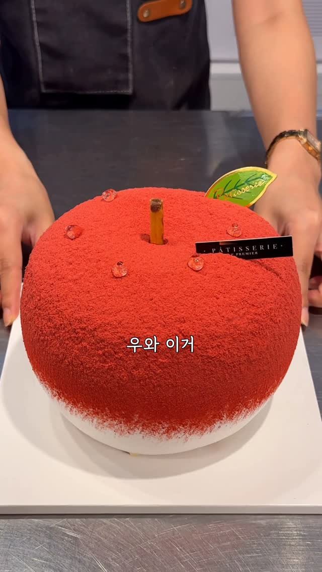 ming_foodie_ 게시물 이미지: 줄 서서 먹는 복숭아빵

이거 복숭아 아니고 복숭아빵이래요!
대구 가면 무조건...