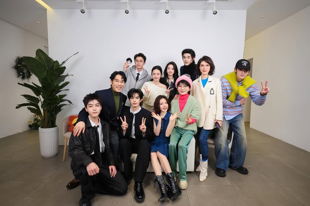 Photo by Mingweilai on January 19, 2026. May be an image of one or more people, bangs, suit, top and text.