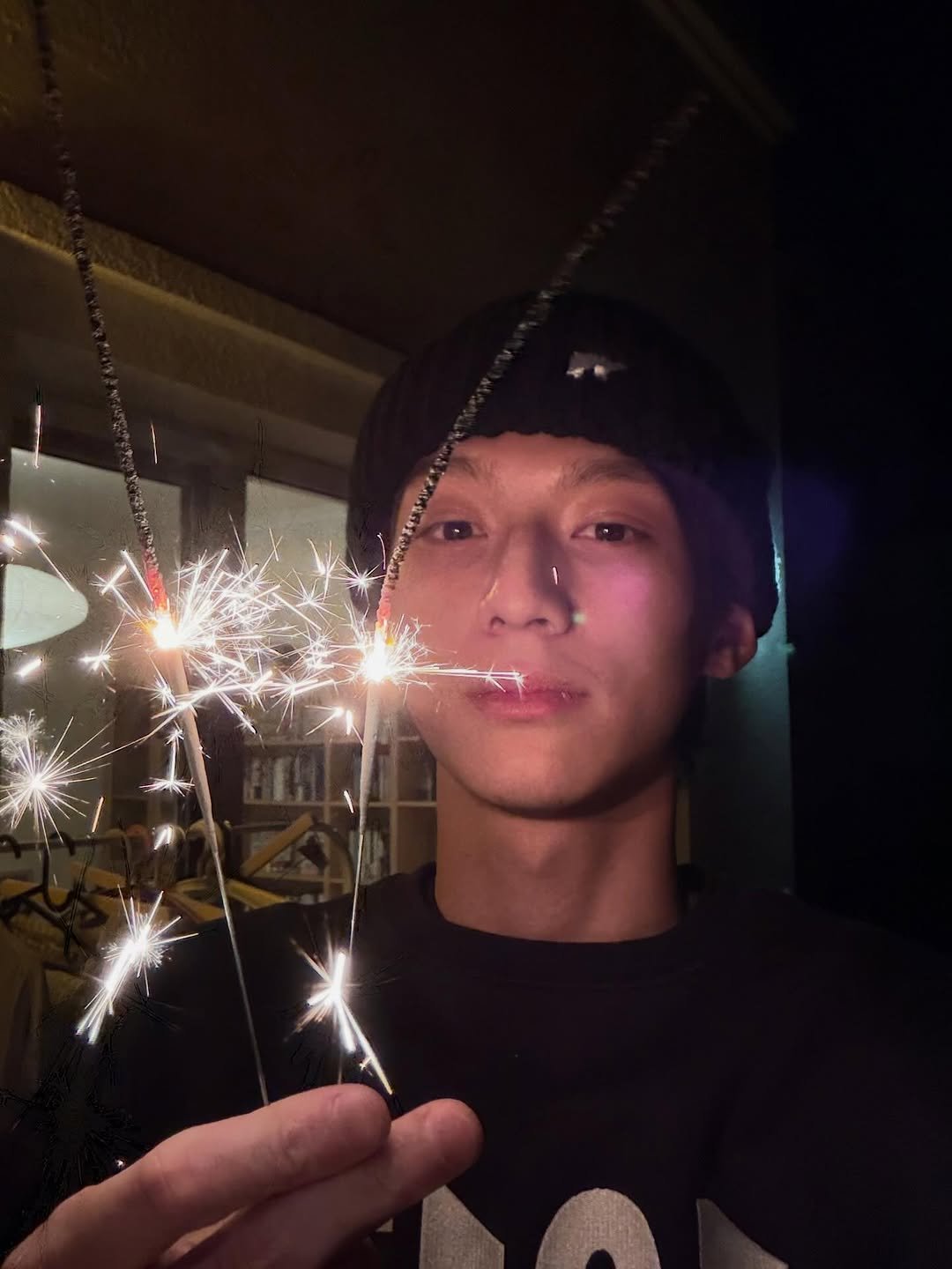 Photo by Mingweilai on January 01, 2026. May be an image of fire, sparkler and fireworks.