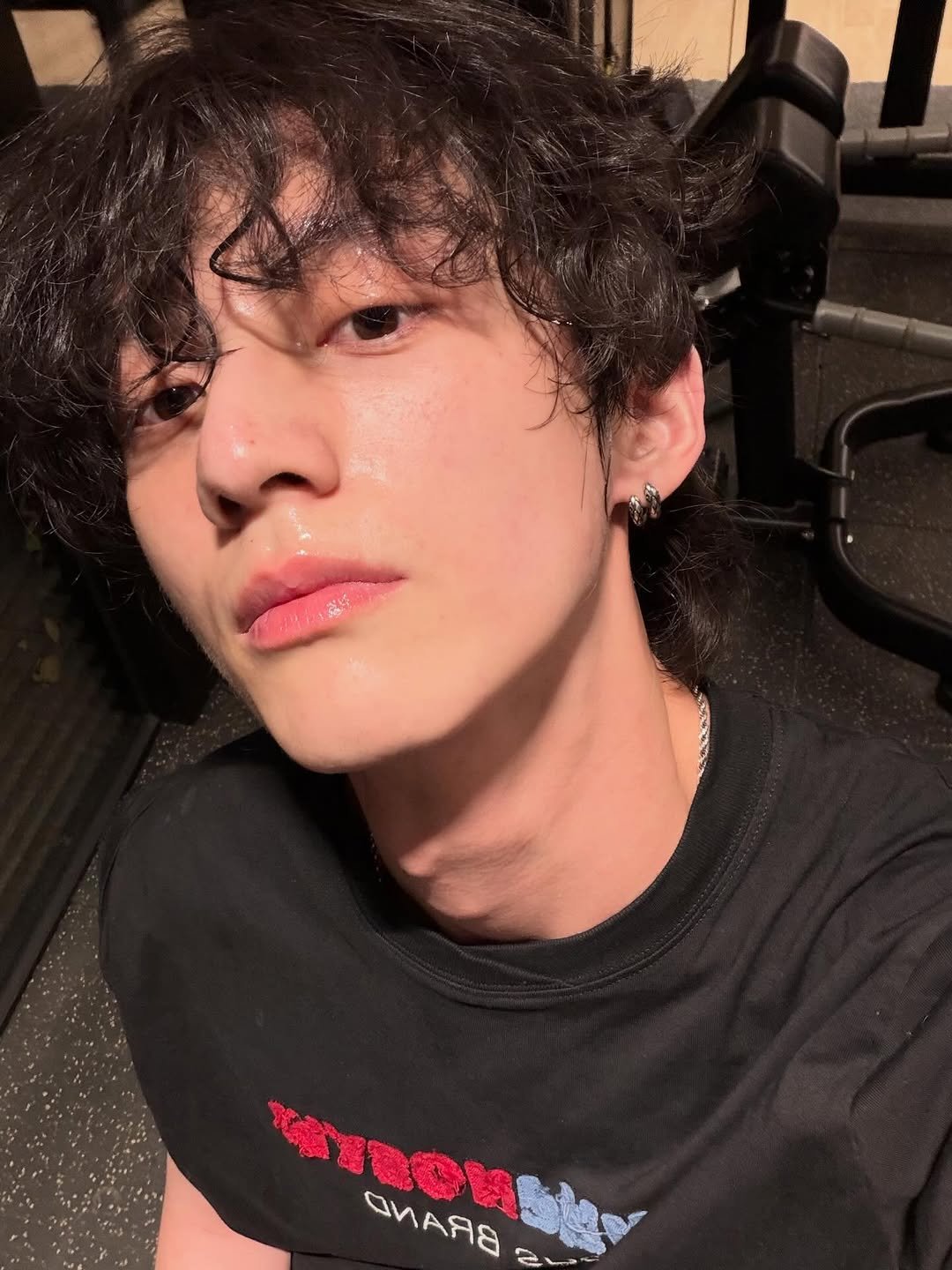 Photo by Mingweilai on March 03, 2026. May be an image of one or more people, bangs and text.