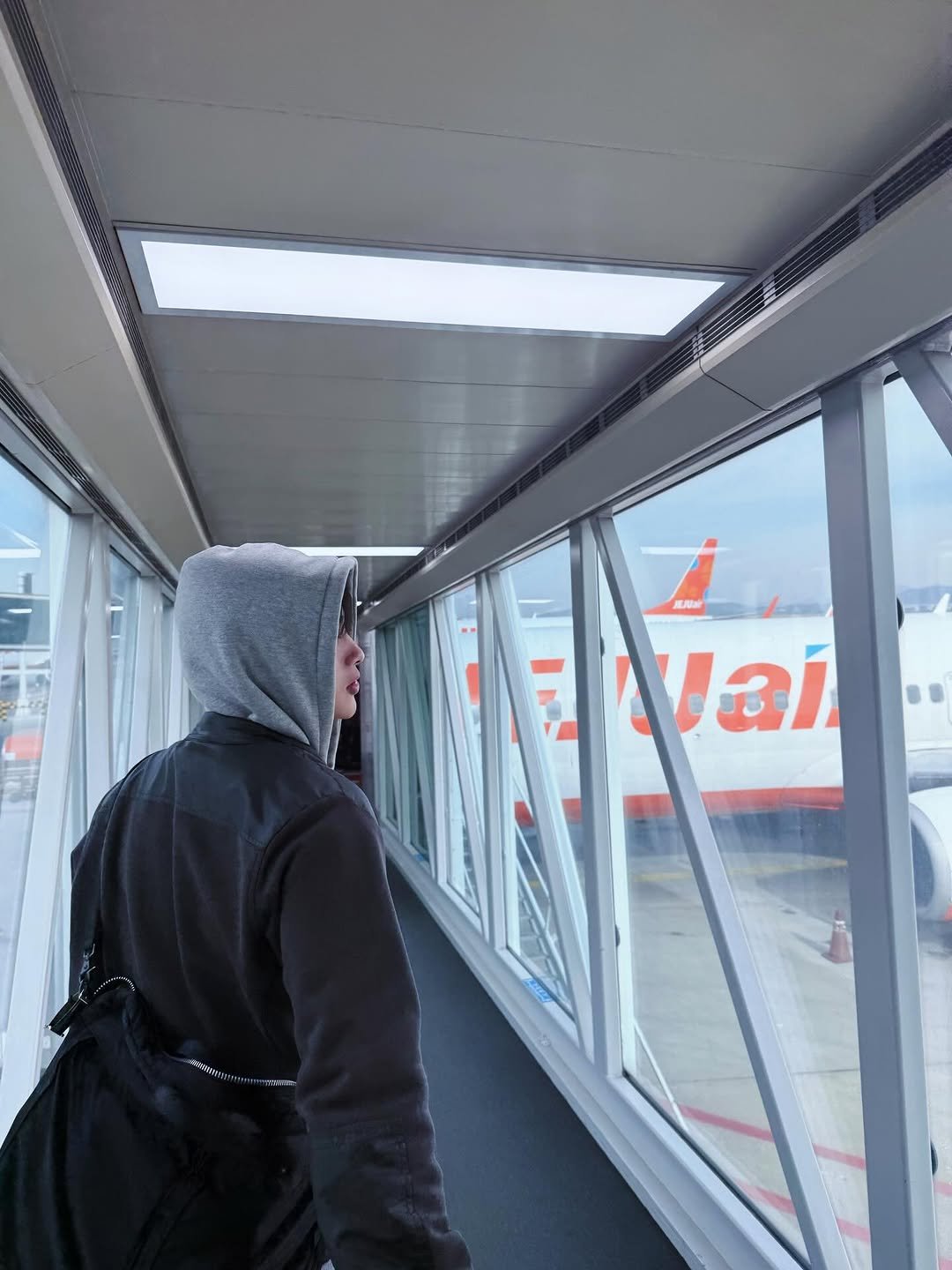 Photo by 김민기 on March 06, 2026. May be an image of airplane and text.