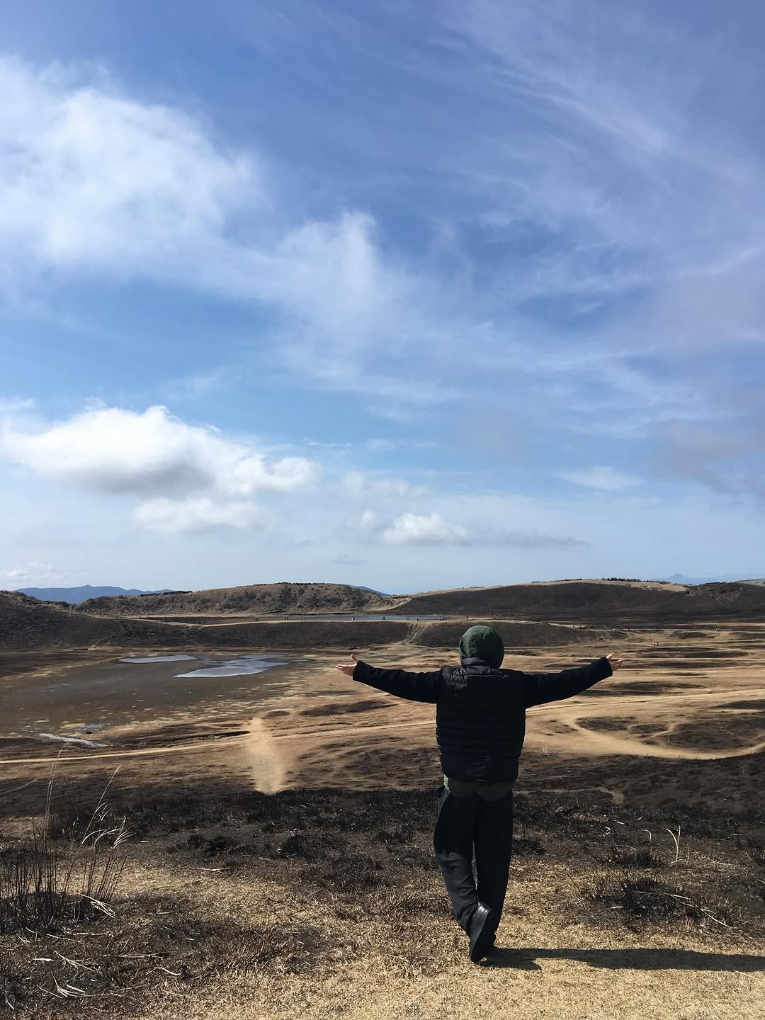 Photo by 김민기 on March 03, 2026. May be an image of coast and text.