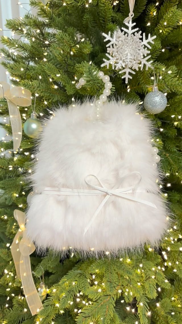 mingur.official 게시물 이미지: 화이트 플러피를 이렇게 많이 사랑해주실 줄이야…🥹
화이트 컬러는 현재 1차 출고분이...