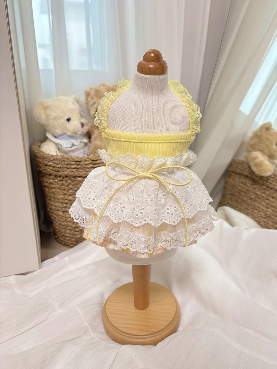 Photo by 밍구르 | MINGUR on August 05, 2025. May be an image of lace.