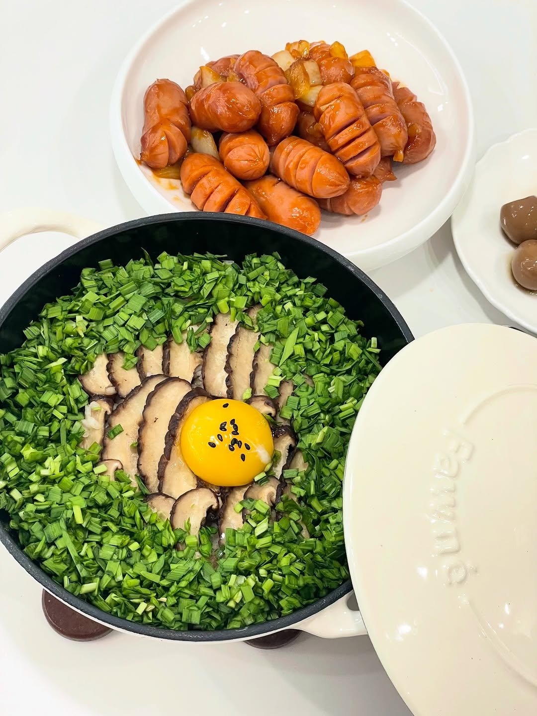 Photo by 미니홈 | 살림꿀템•신혼일상•집밥 on March 04, 2026. May be an image of hot pot, sausage and text.