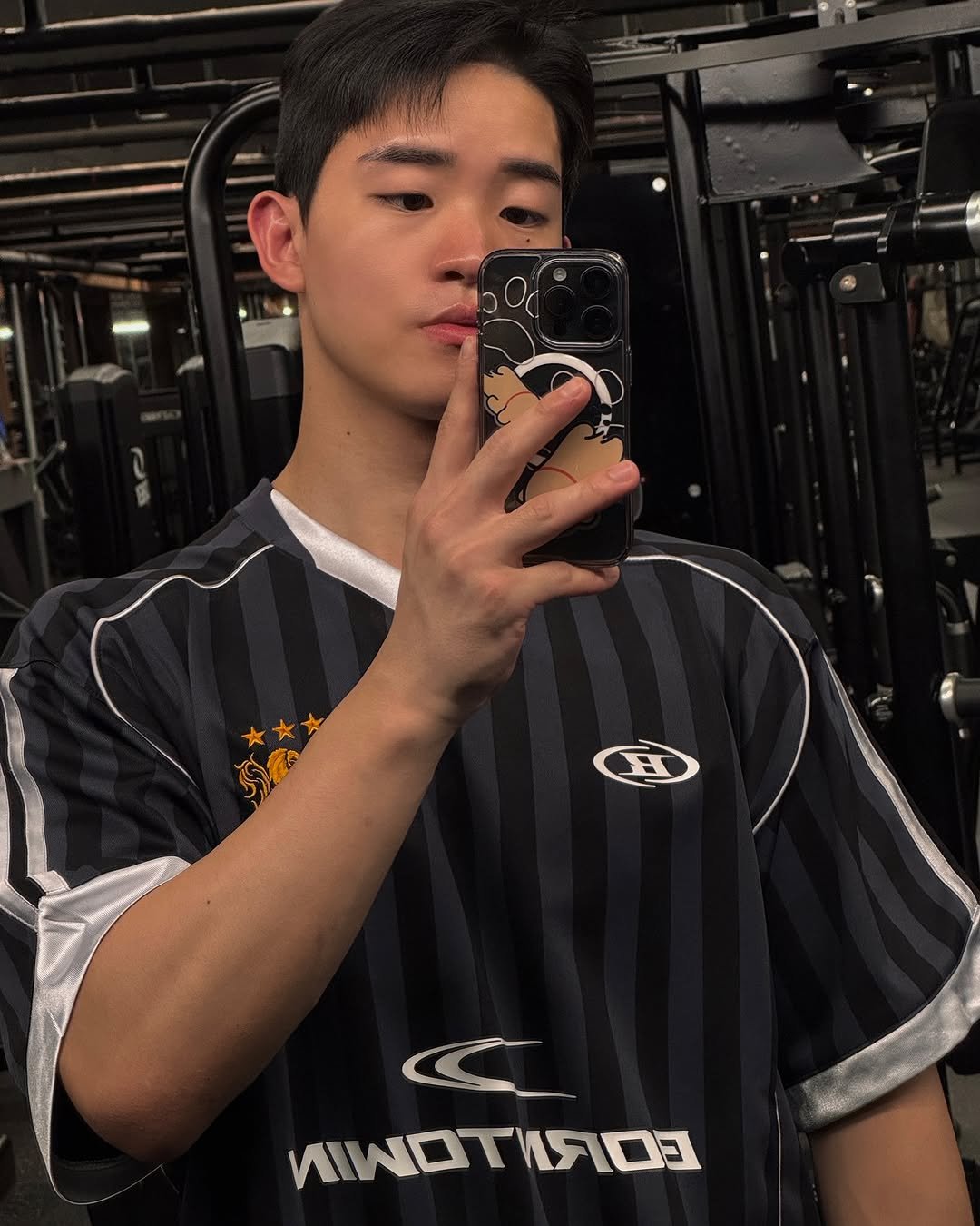 Photo shared by 정민 on July 19, 2025 tagging @borntowin.co.kr. May be a selfie of 1 person, sports equipment, sportswear and text.