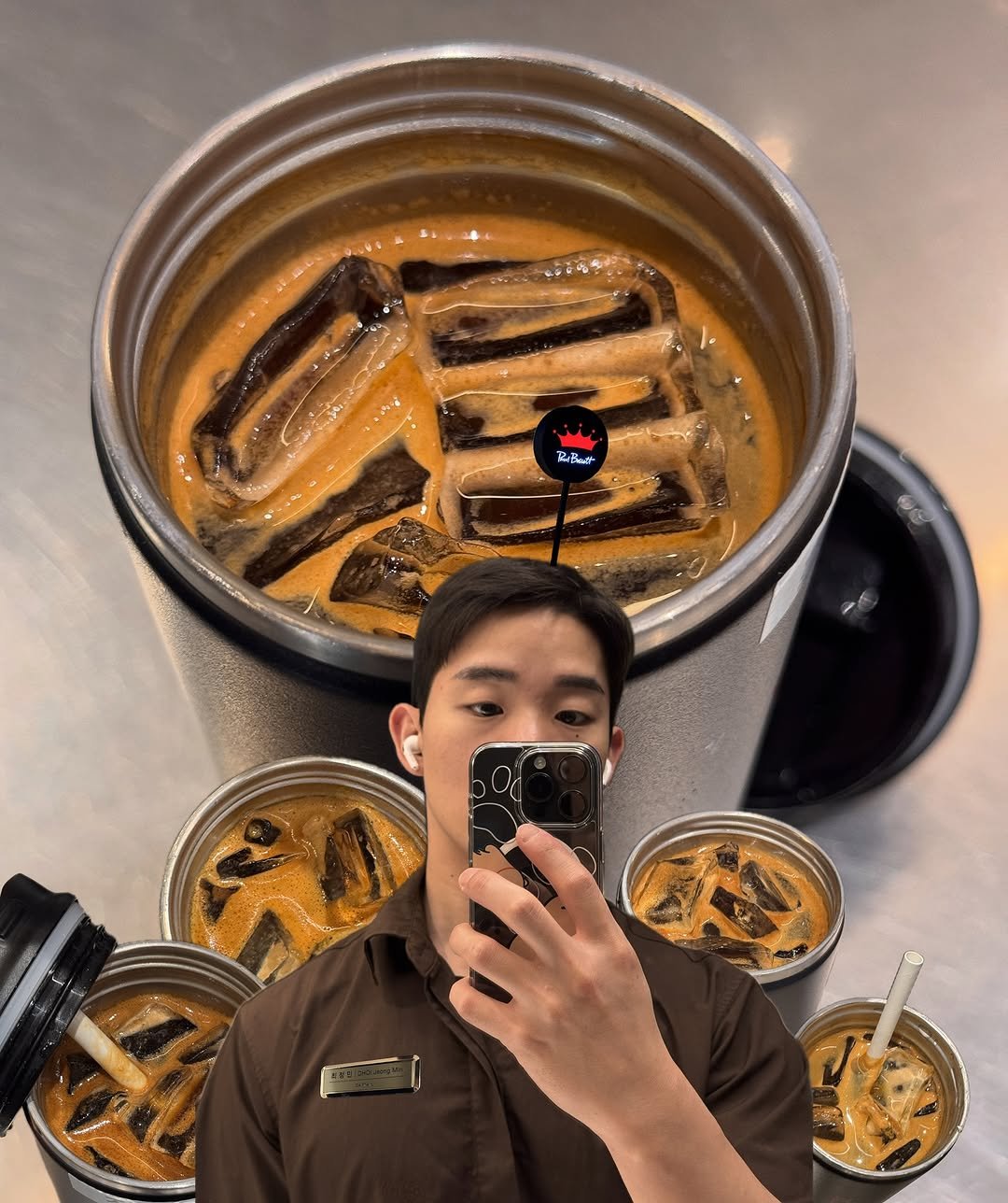 Photo by 정민 on June 29, 2025. May be an image of 1 person, coffee cup, coffee, cup and text.