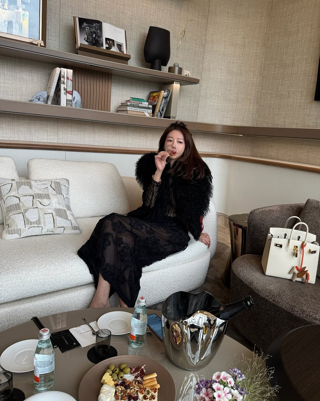 Photo by 🍯 미니미엘 🍯 on April 03, 2025.