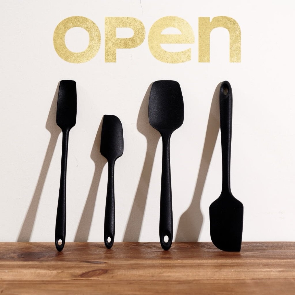 Photo by 요리하는 민사장 on April 14, 2026. May be an image of wooden spoon, measuring cups, saucepan, tongs, fork, spoon, spatula, can opener and text.