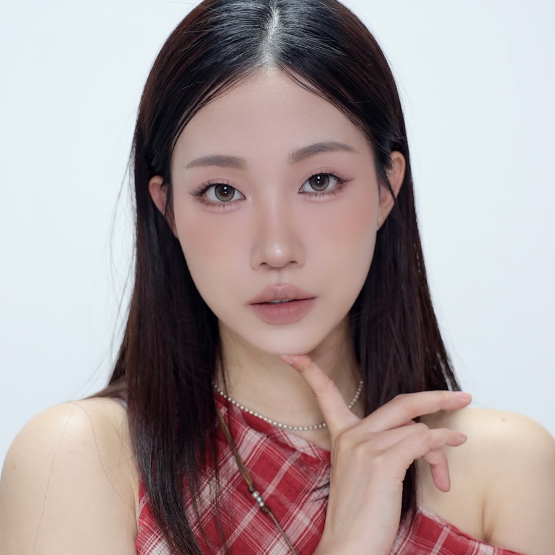 minsco_ 게시물 이미지: 🎲요즘 메이크업 주사위 6 뜬 날
베이스는 싹 다 #퓌 #올데쿠 🖤

6/1 단...