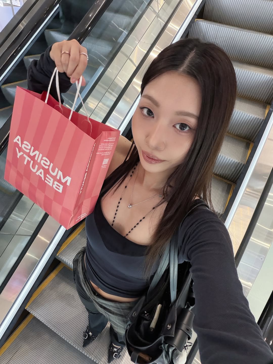minsco_ 게시물 이미지: ☑️ 나랑 성수 무신사 메가 스토어 또 갈 사람? 
진짜 정말 개미지옥😵‍💫 다시...