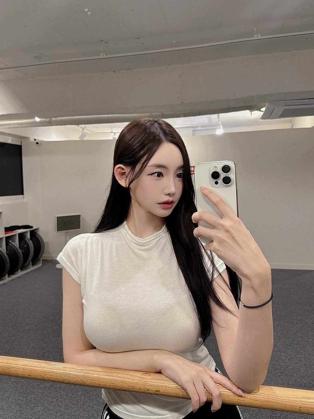 Photo shared by 민선 (Gwak Min Seon) on August 29, 2025 tagging @ddadda_bi, @b612eo, and @medi_barre. May be an image of 1 person.